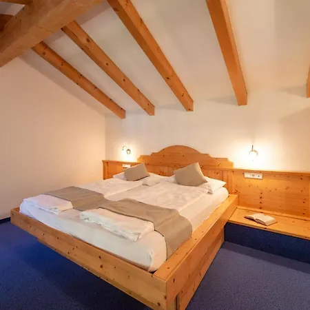 Hotel Gartenheim Tramin 3*